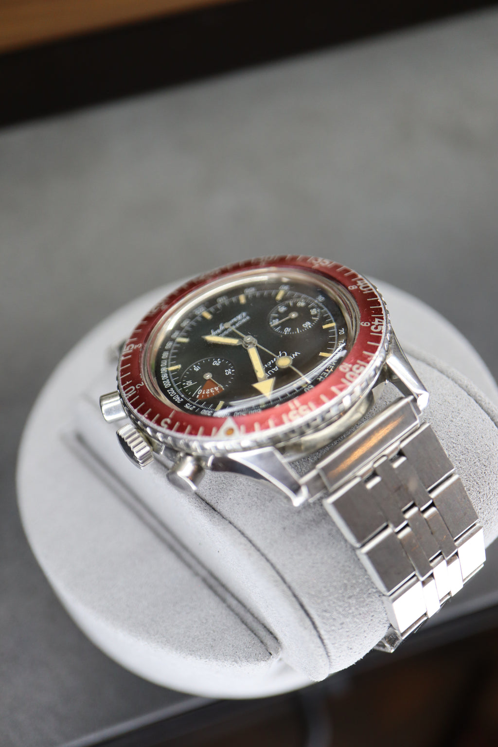 Vintage Wittnauer Genève Professional Chronograph – Valjoux 7733